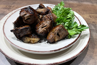 Печень говяжья с курдюком на мангале